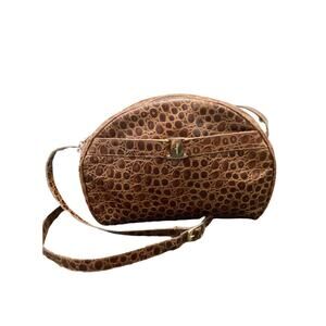 VTG Salvatore Ferragamo Women’s Shoulder Bag Vera Embossed Leather Brown